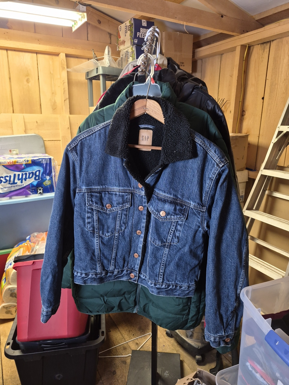 GAP Dark Blue Denim Jacket with Black Sherpa Collar Bin 46